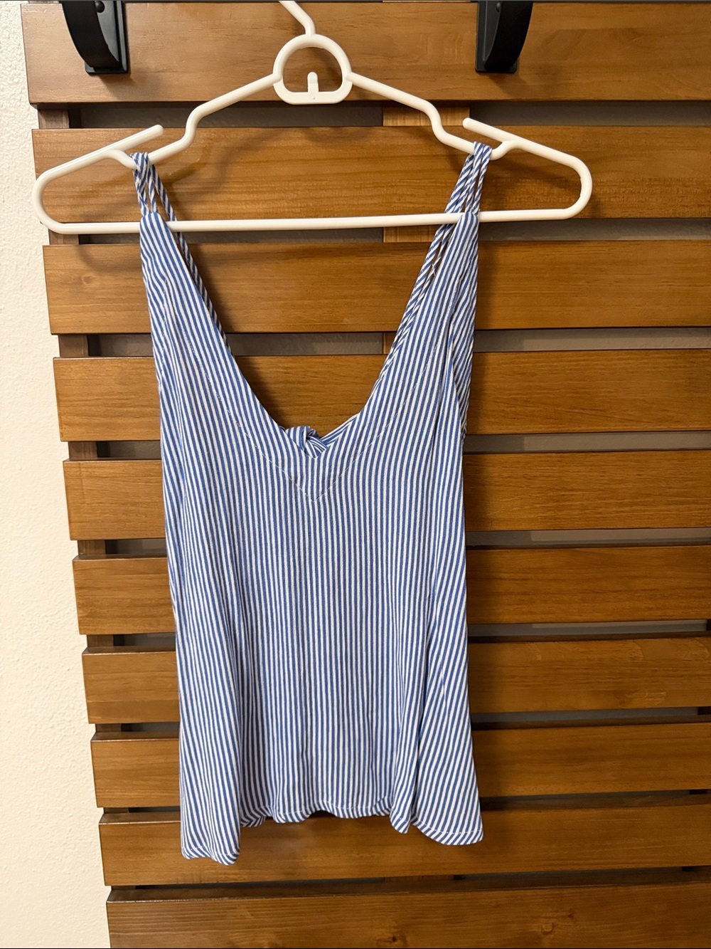Lulu's Tie Back Open Side XS Camisole